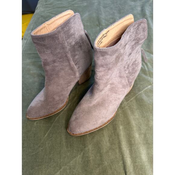 BEAST Fashion Weslee Faux Suede Ankle Boot size 6.5 - Picture 9 of 9